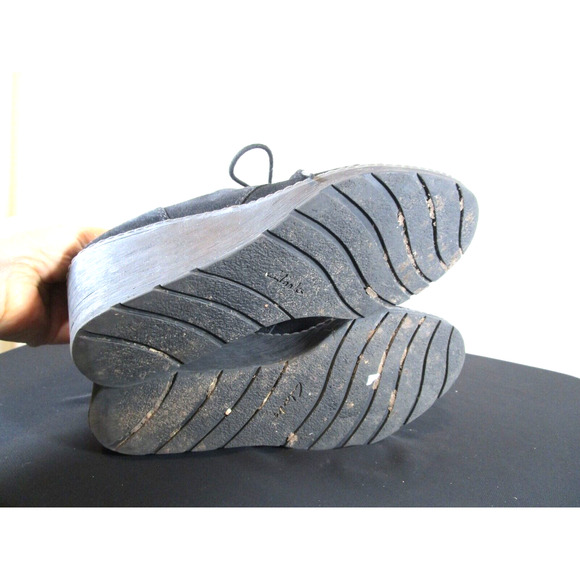 Collection By Clarks Black Suede Med. Wedge Heel Lace Up Ankle Boots Women 6.5 - Picture 8 of 10